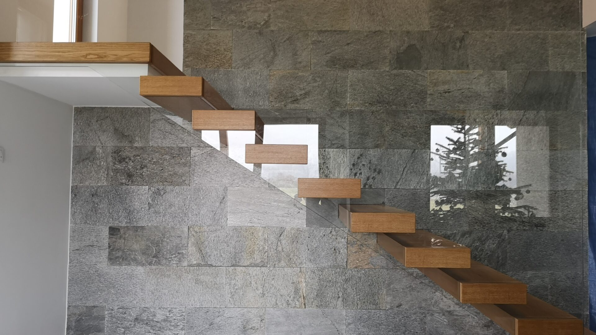 Wewnętrzne schody wspornikowe